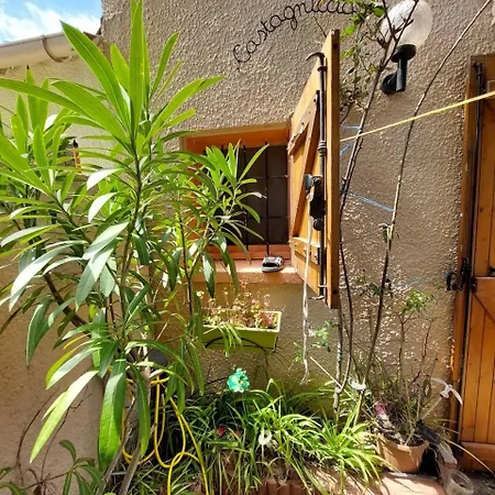 Pavillon De Proche Et Commerces Avec Parking - 4cap31