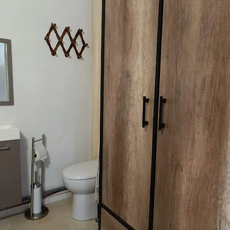 Pavillon De Proche Et Commerces Avec Parking - 4cap31 アパート