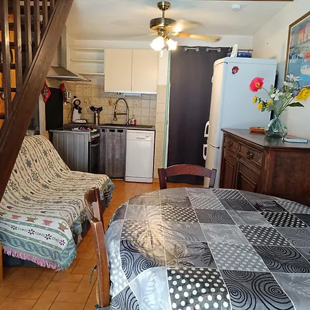 Pavillon De Proche Et Commerces Avec Parking - 4cap31 * Saint-Cyprien (Pyrenees-Orientales)
