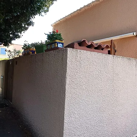Pavillon De Proche Et Commerces Avec Parking - 4cap31 *